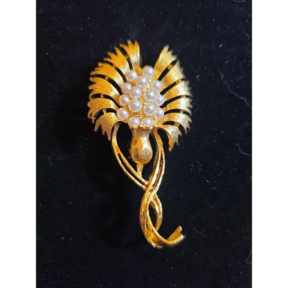 Napier Faux Pearls Brooch Gold Tone Art Deco Lotus Flower Ladies Statement Pin